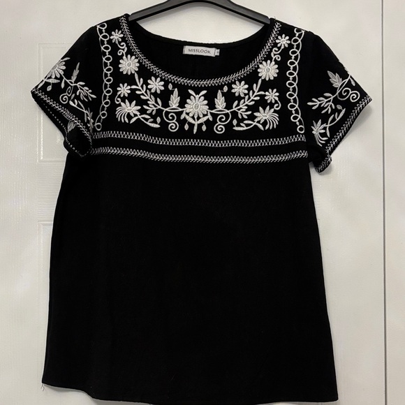 MISSLOOK linen Black Top with White Floral Embroidery - Picture 1 of 6